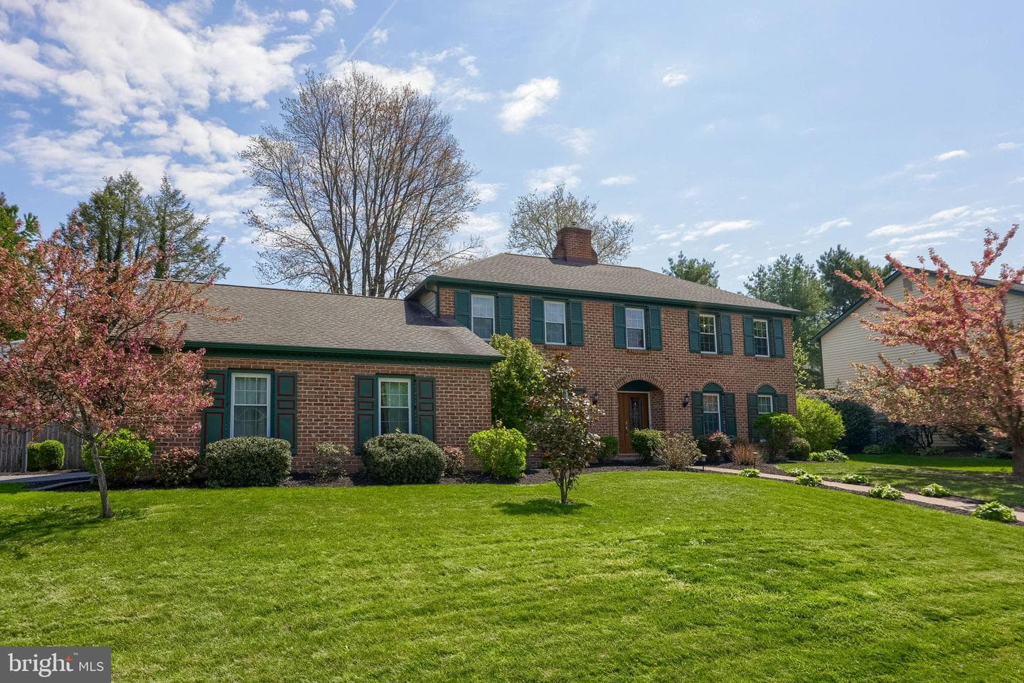 483 Woodcrest Drive photo 1