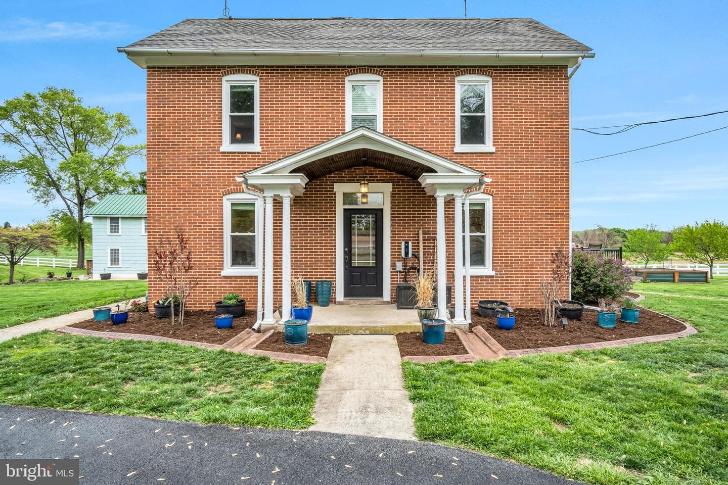 295 Martin Road photo 1