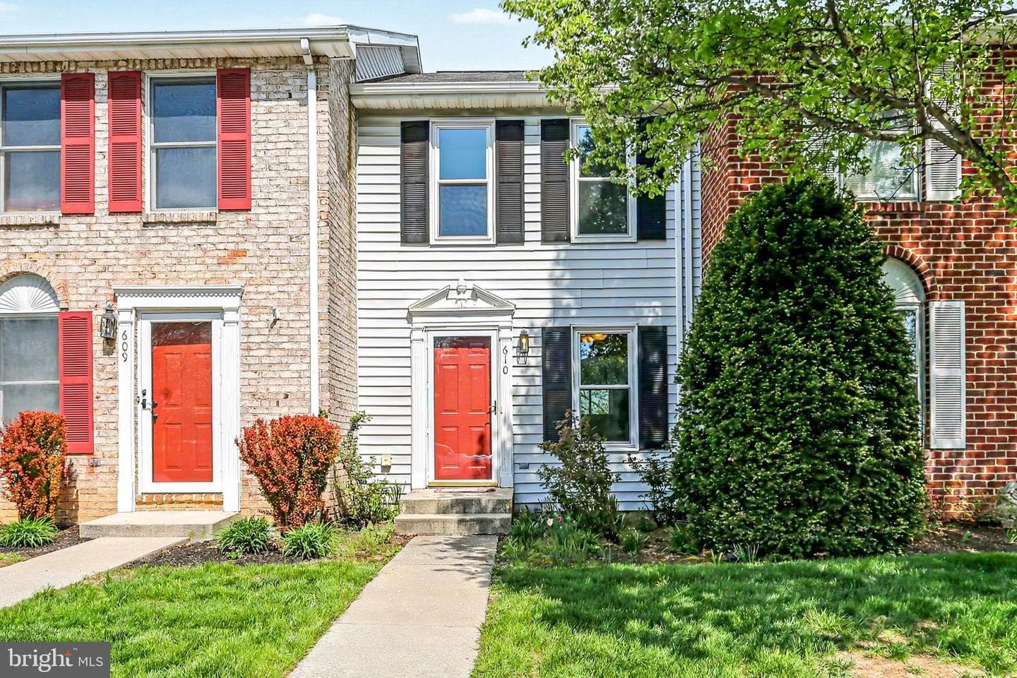 610 Colonial View Road photo 1