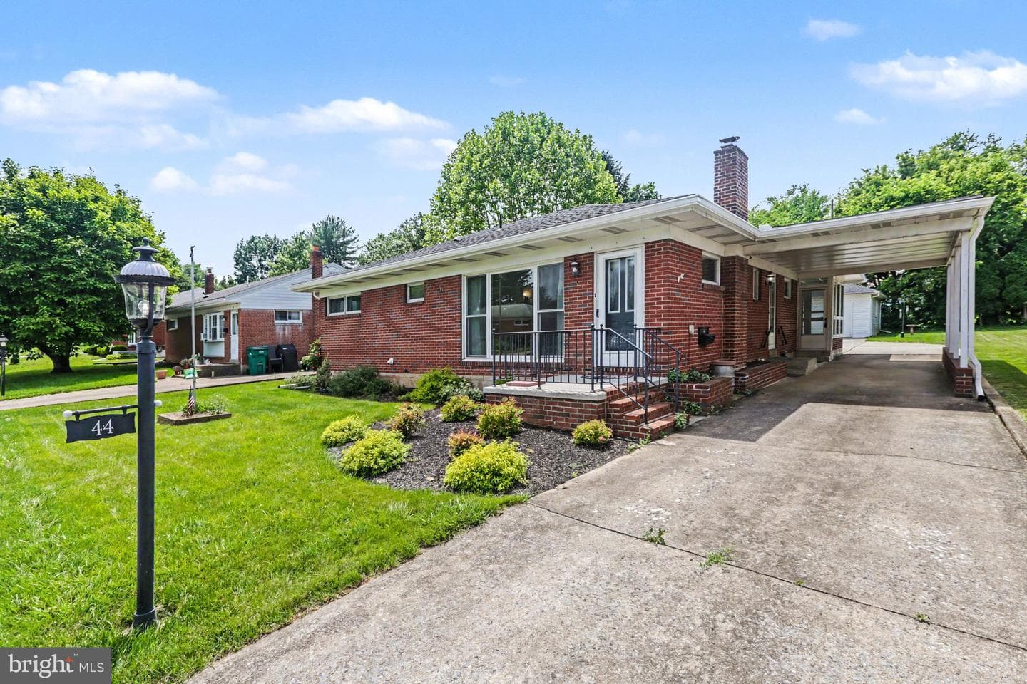 44 Oak Avenue