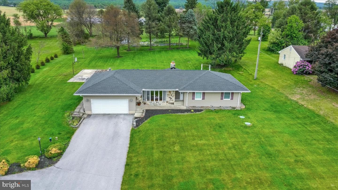 2266 Pine Road photo 1