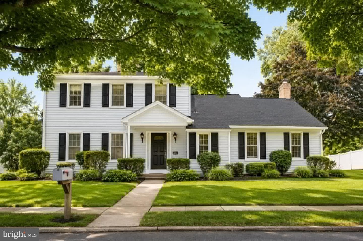 5221 Meadowbrook Drive