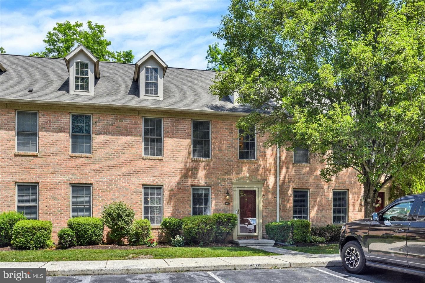 1487 Olde Oak Court