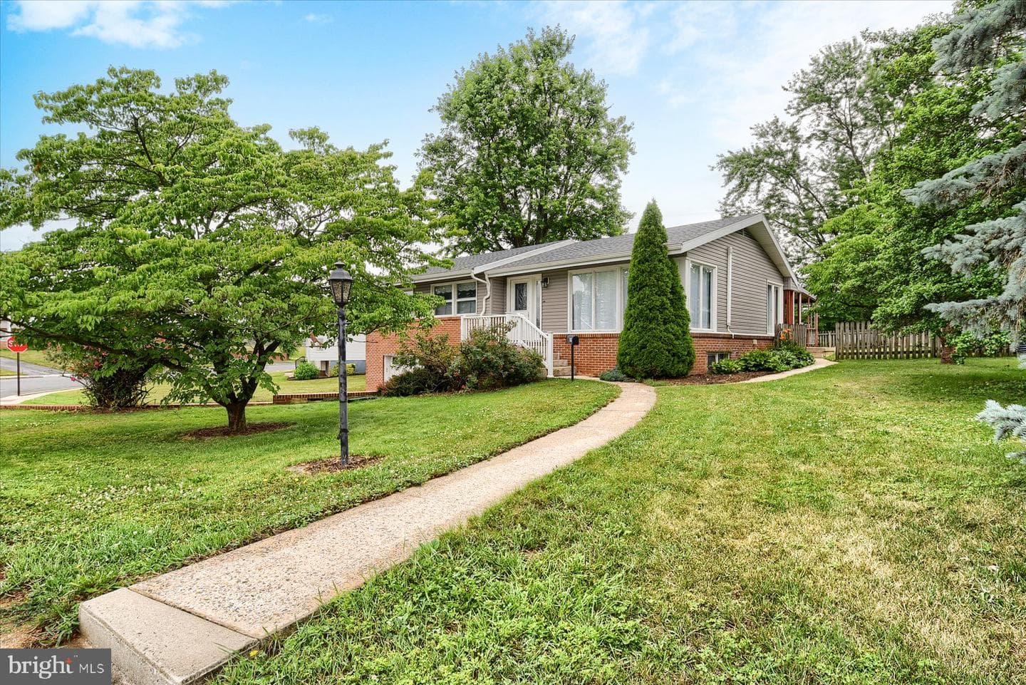 800 Redwood Drive