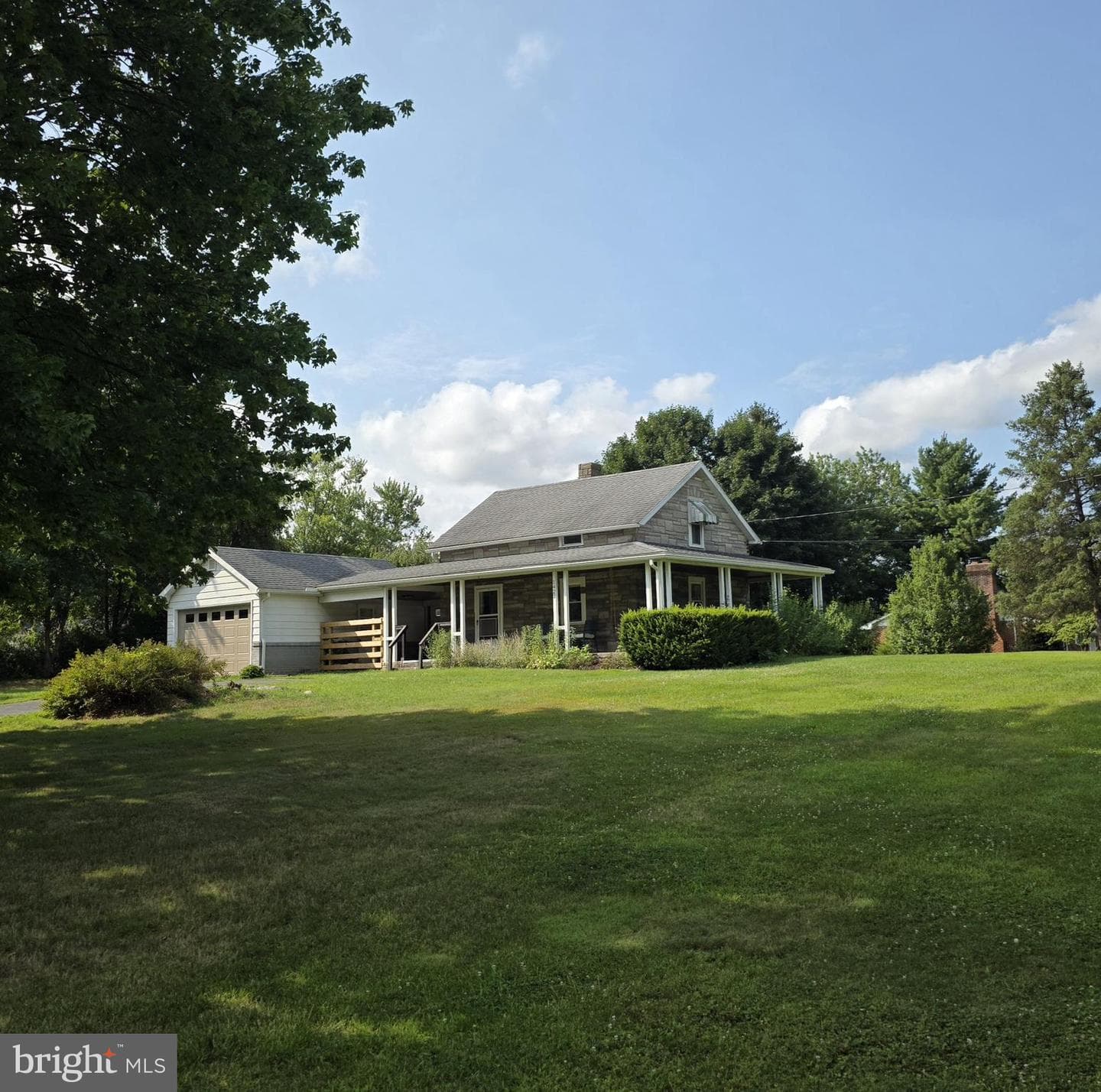 1422 Walnut Bottom Road, Carlisle