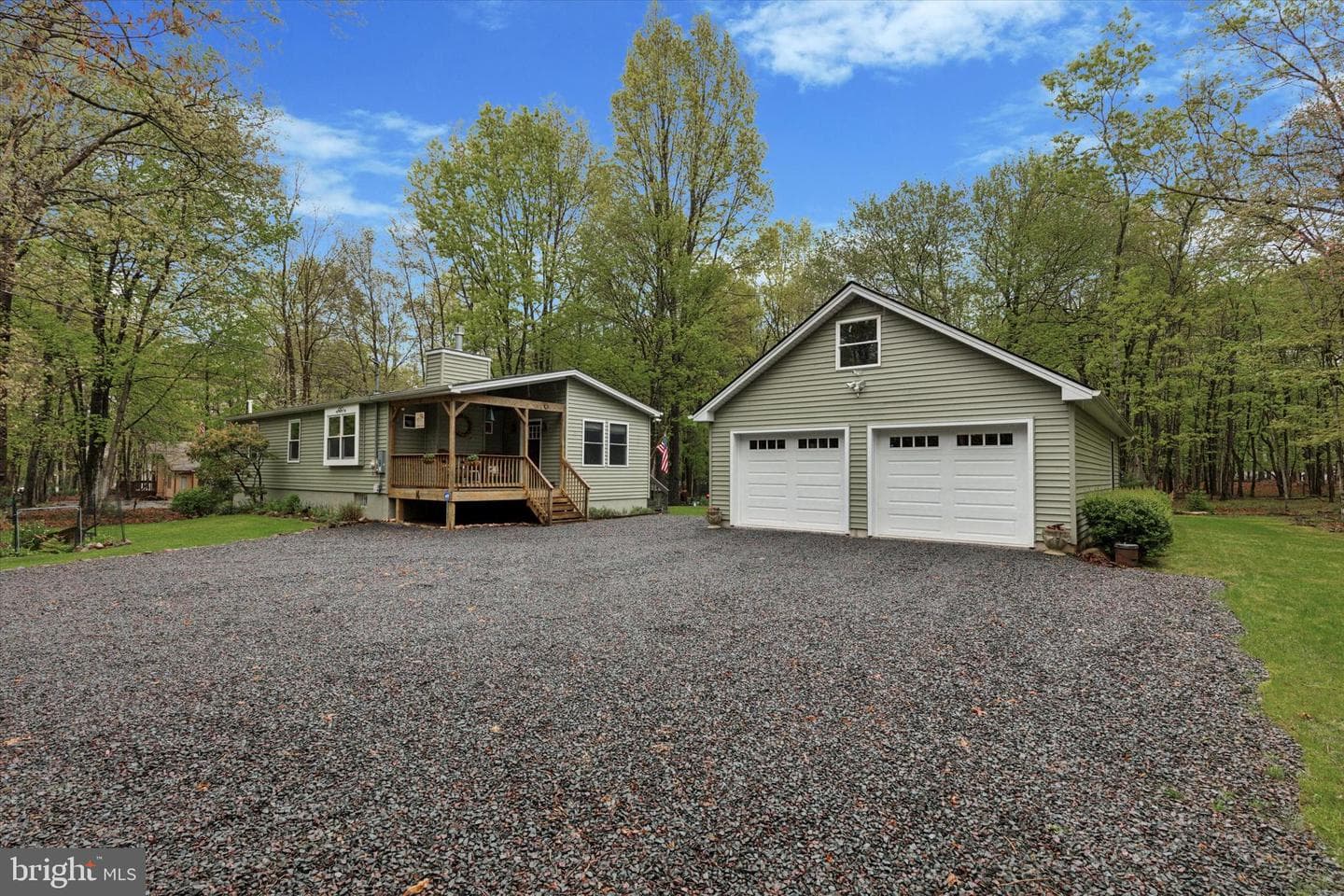 16 Spencer Lane photo 1