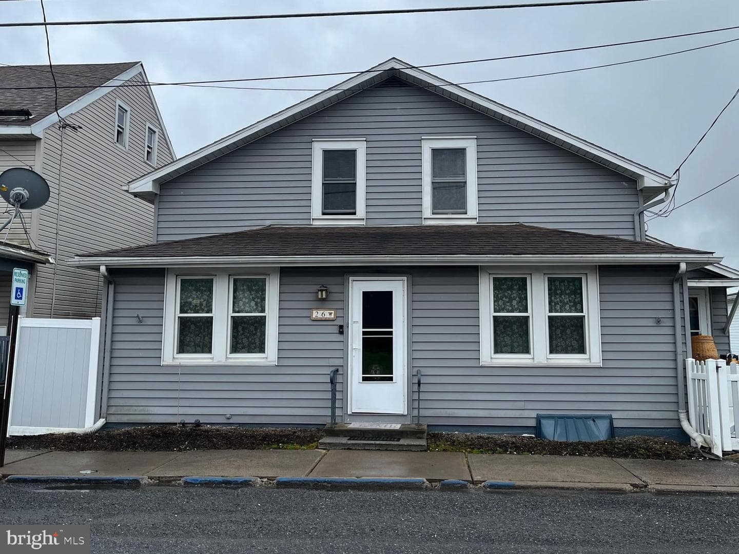 26 Oak Street photo 1