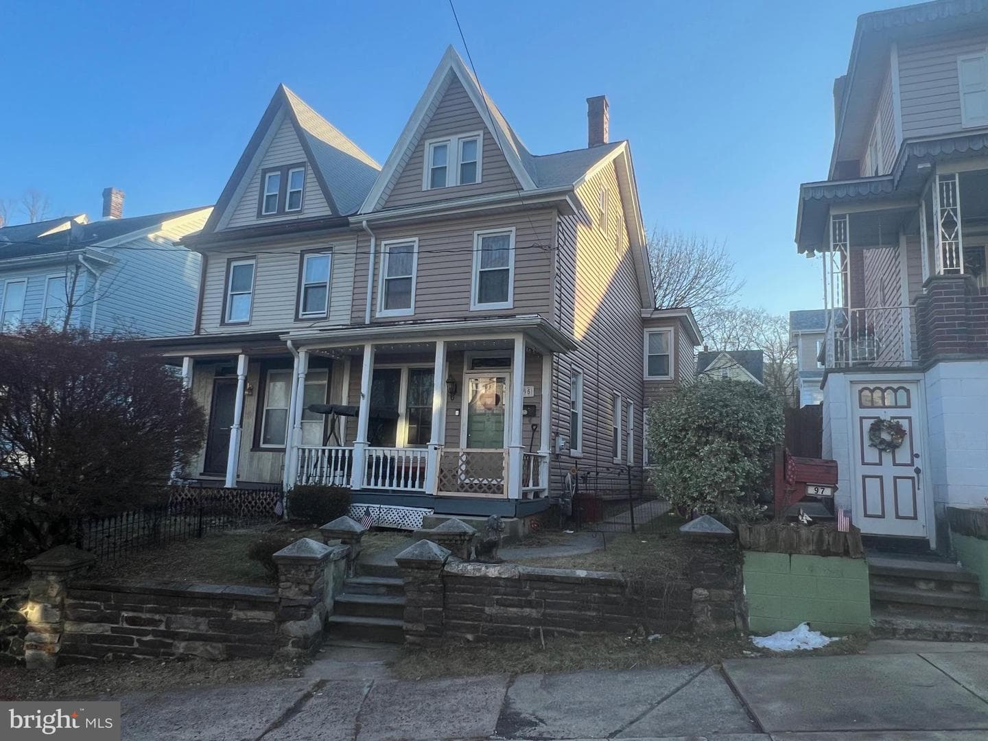 95 Center Avenue photo 1