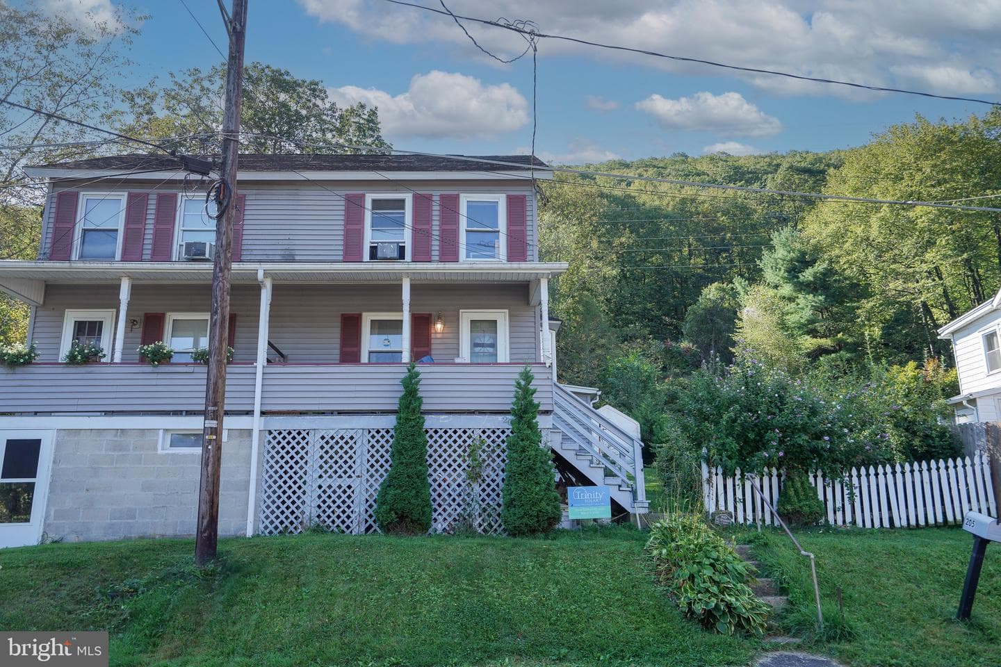 205 Yard Street photo 1