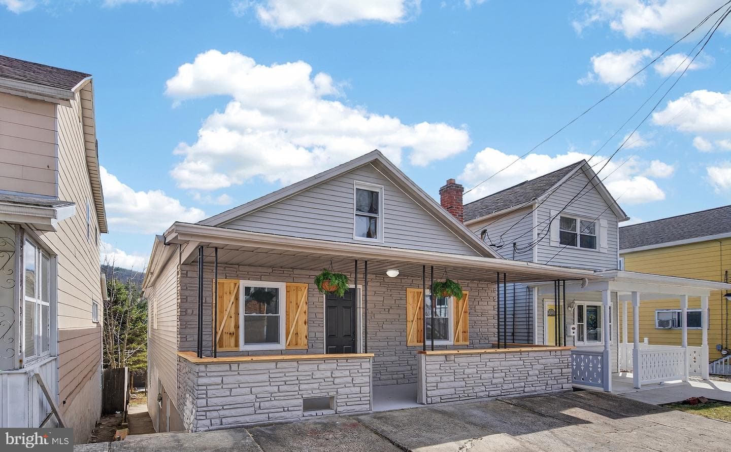 40 W Garibaldi Avenue