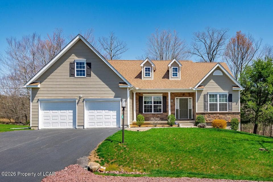 309 Golden Oaks Drive, White Haven
