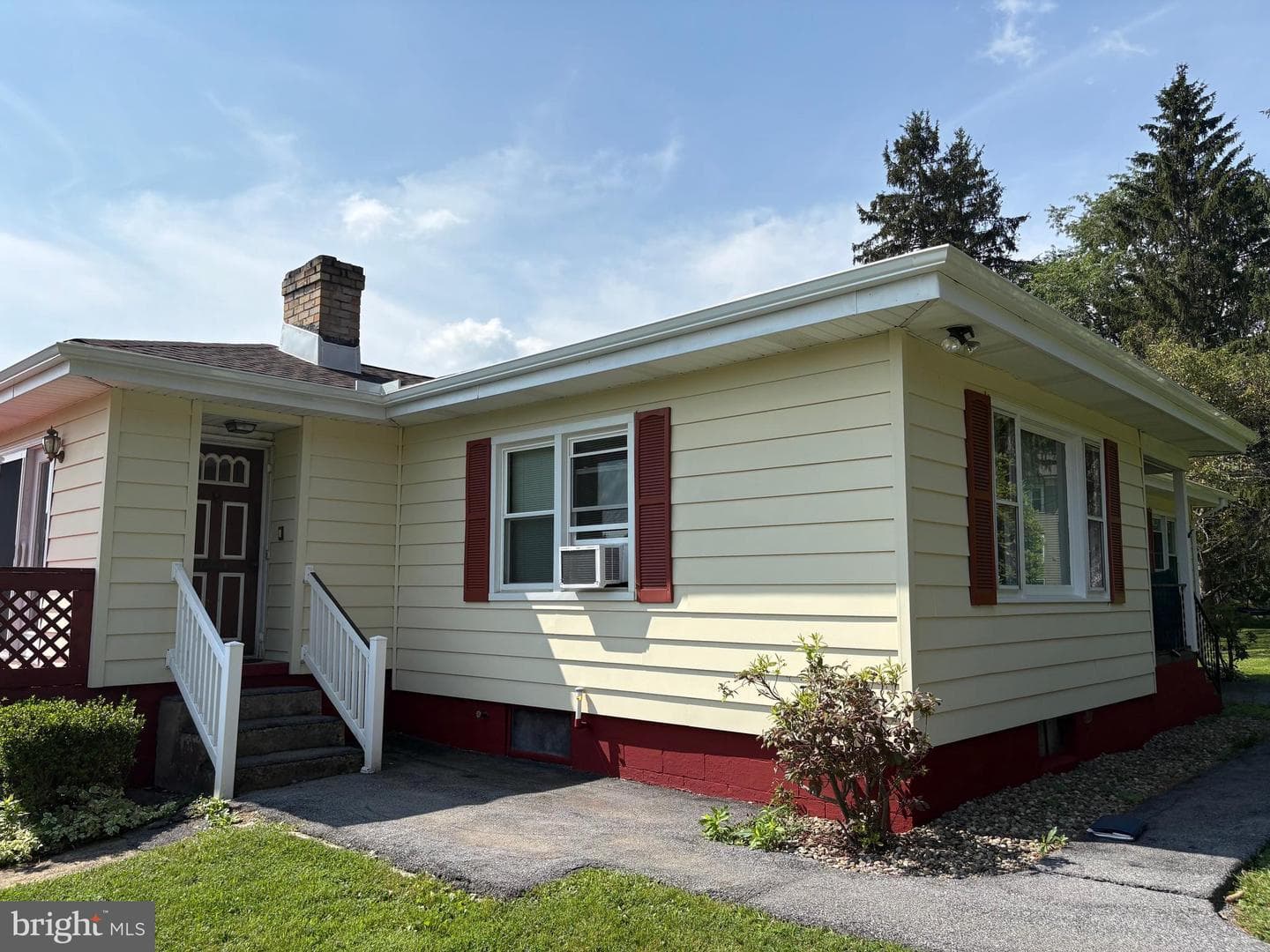 300 Fairview Road photo 1