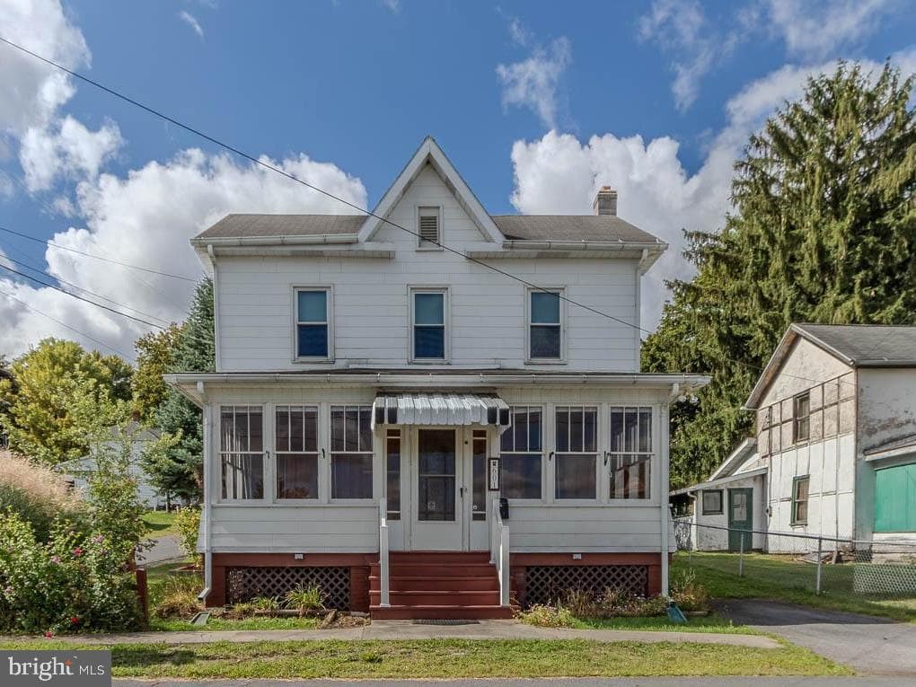 601 Laura Street photo 1