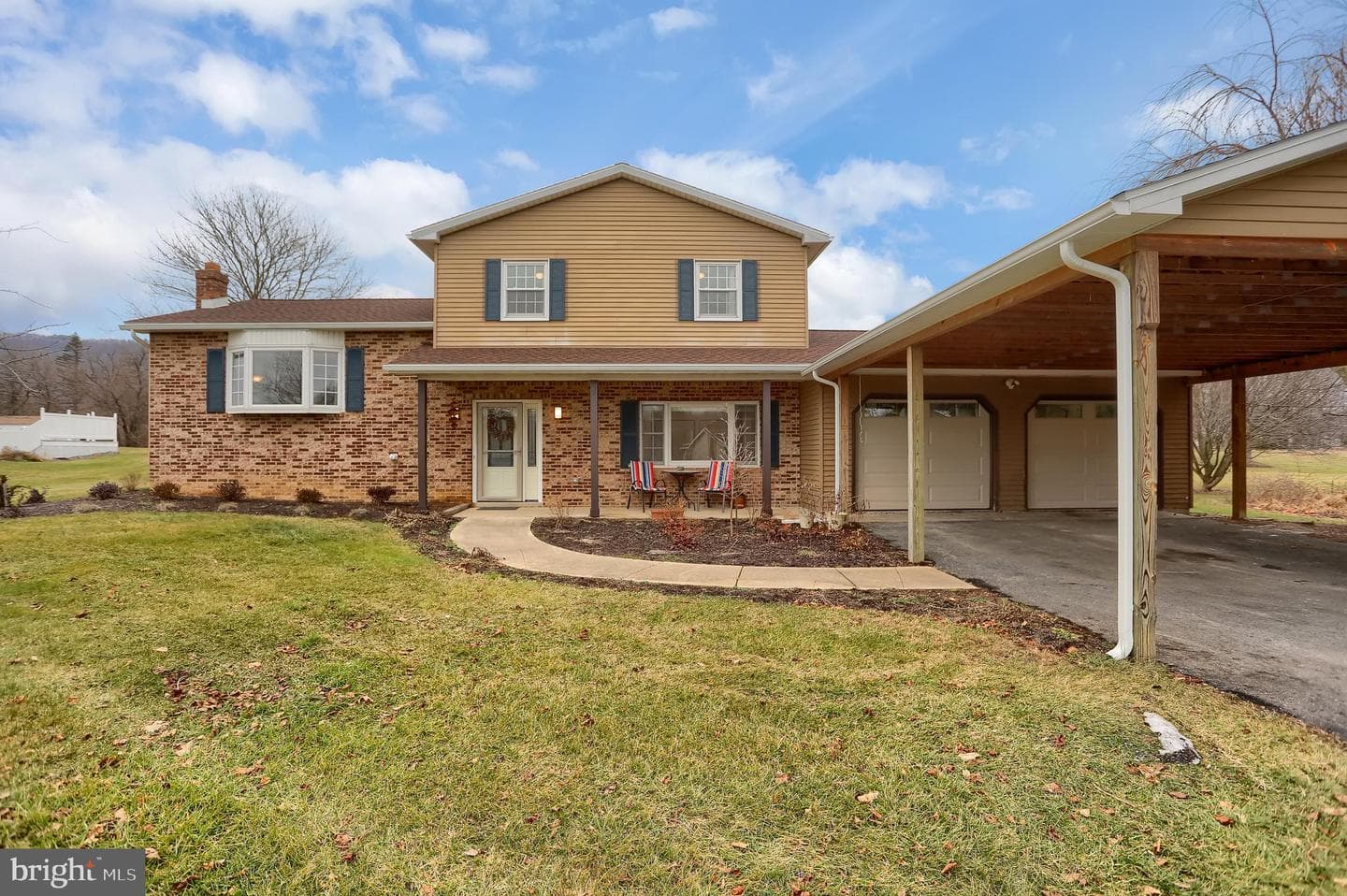 105 Hillside Drive photo 1