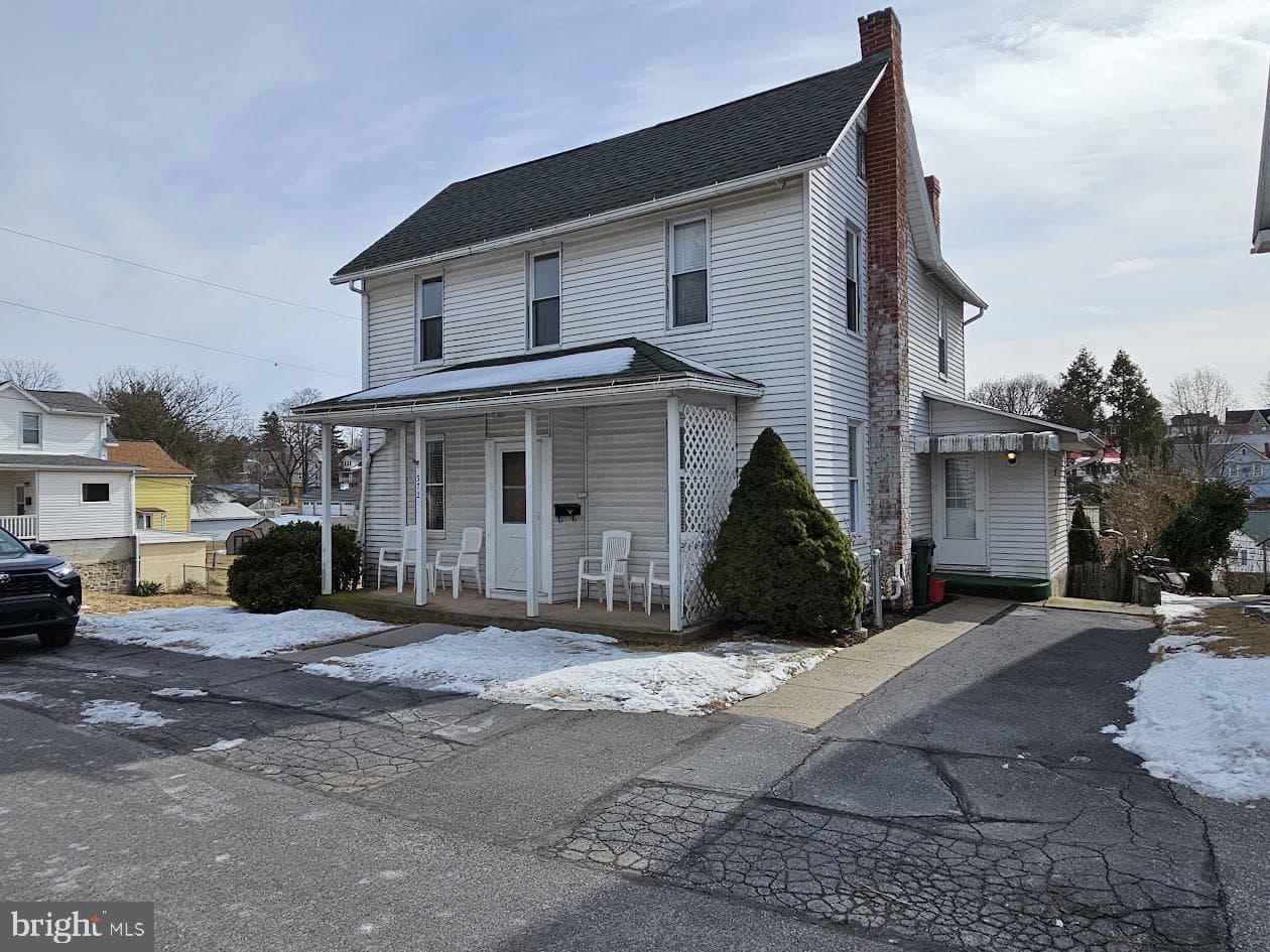 372 E High Street photo 1