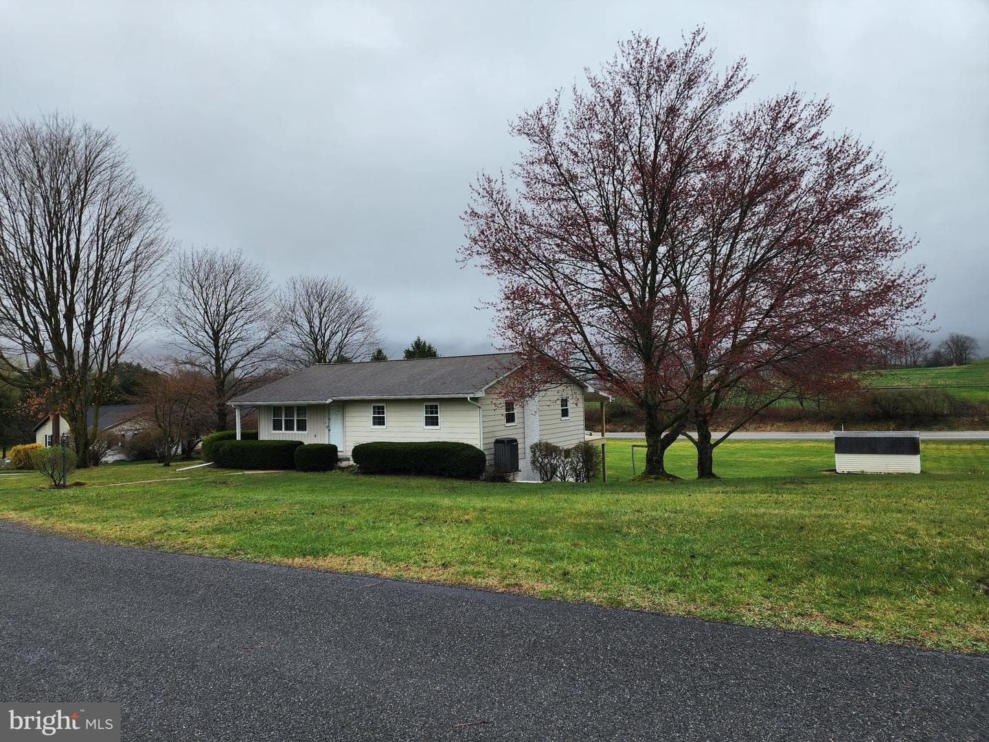 196 Scenic Drive photo 1