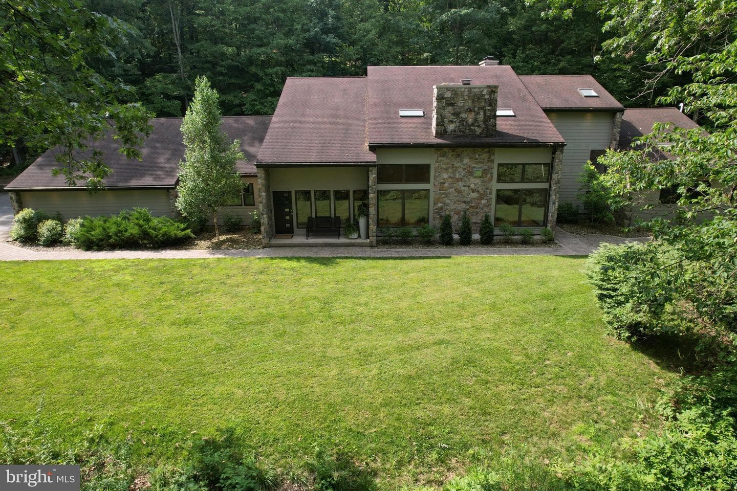 262 Blackberry Hill photo 1