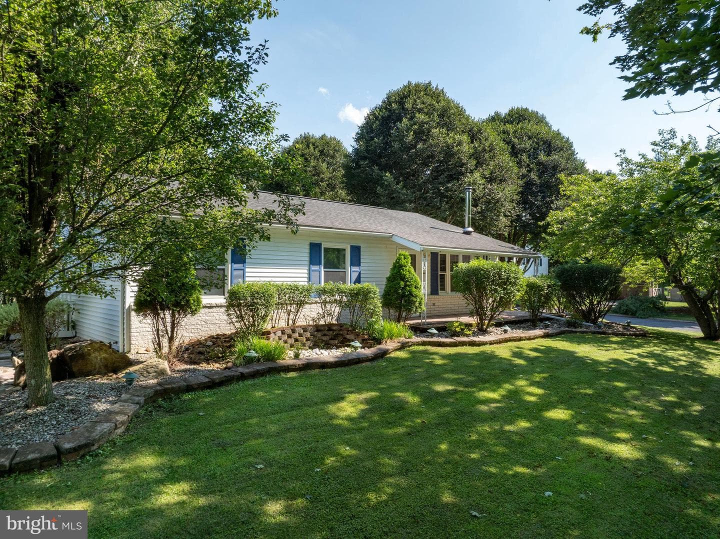 120 Creekside Drive photo 1