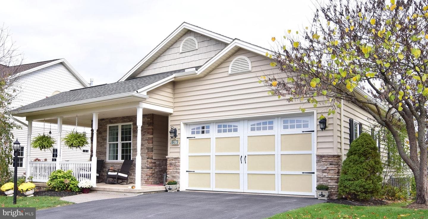 75 Emma Court photo 1