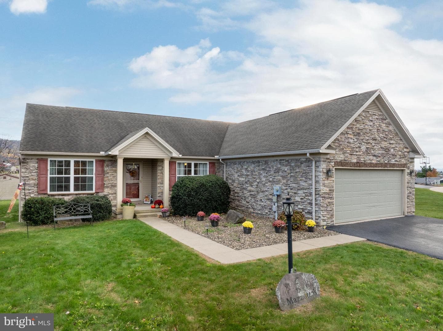 245 Archers Glen Circle photo 1