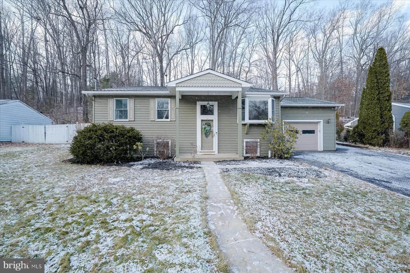 633 W Hillside Avenue photo 1