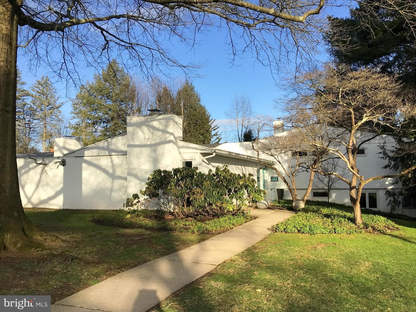 327 Arbor Way