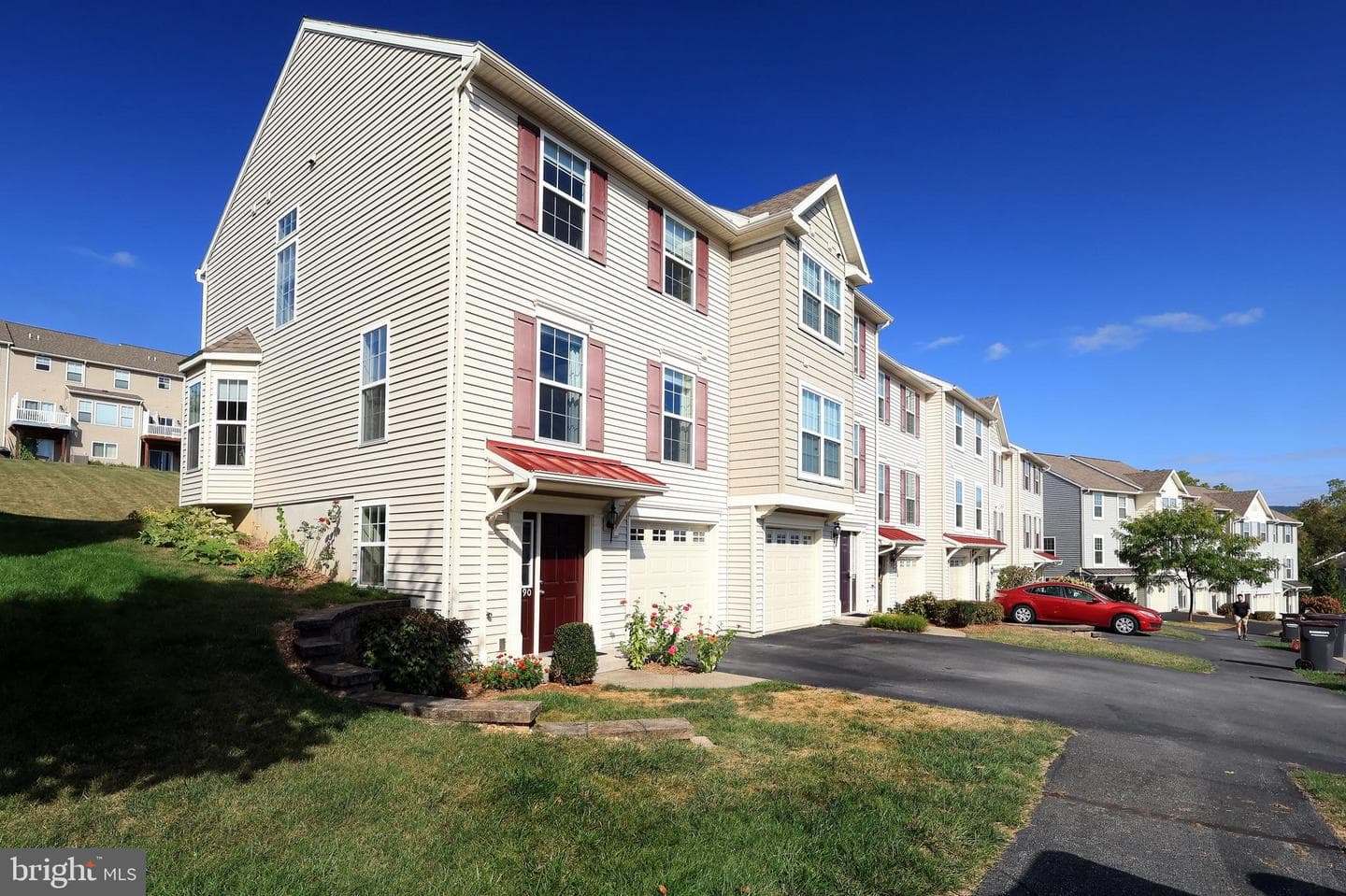 190 Kestrel Lane photo 1