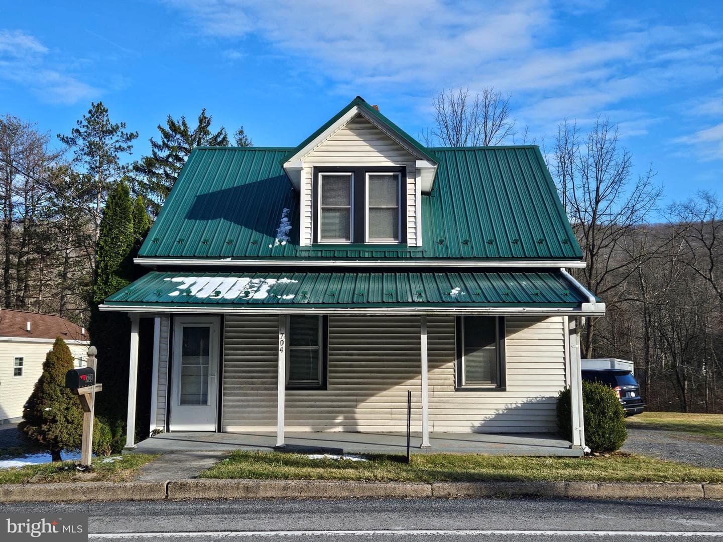 708 Plank Road E