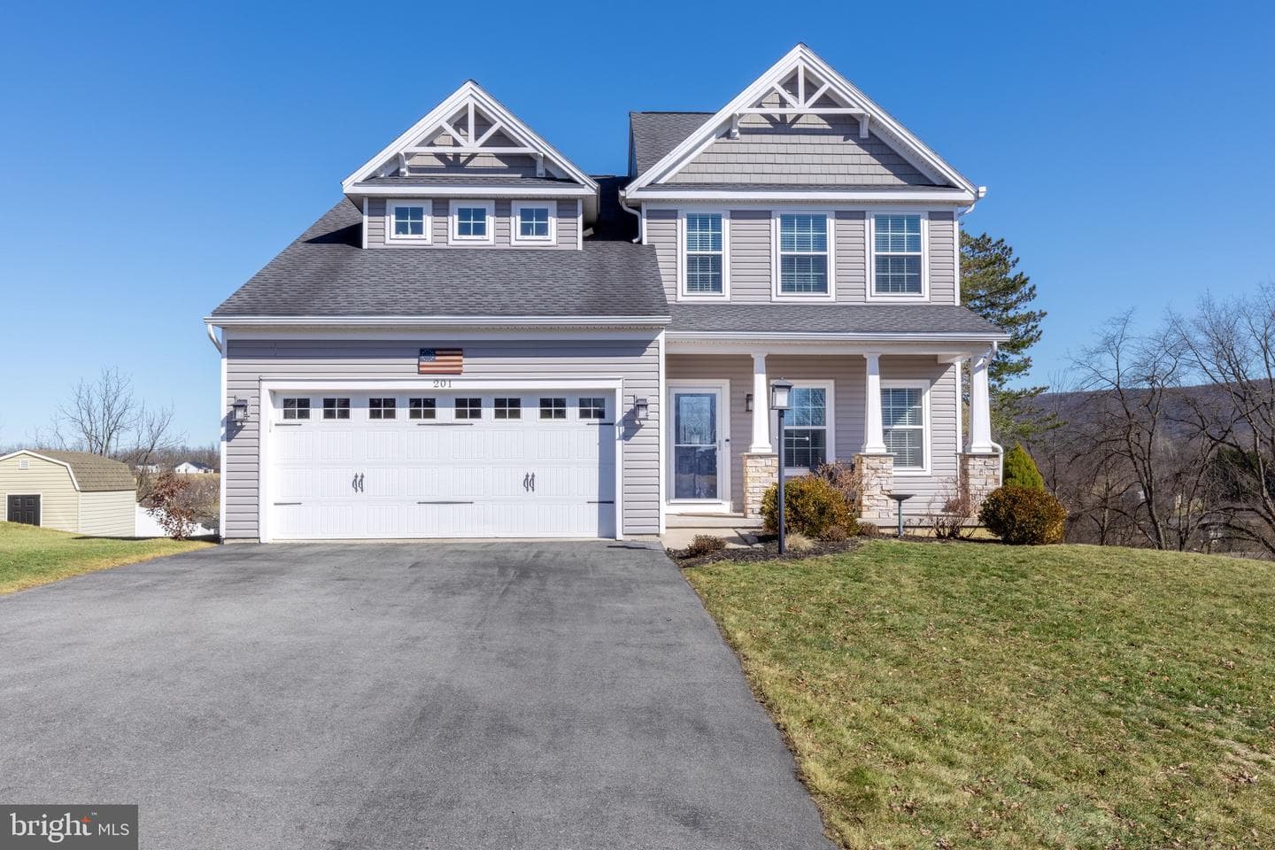201 Jefferson Circle photo 1