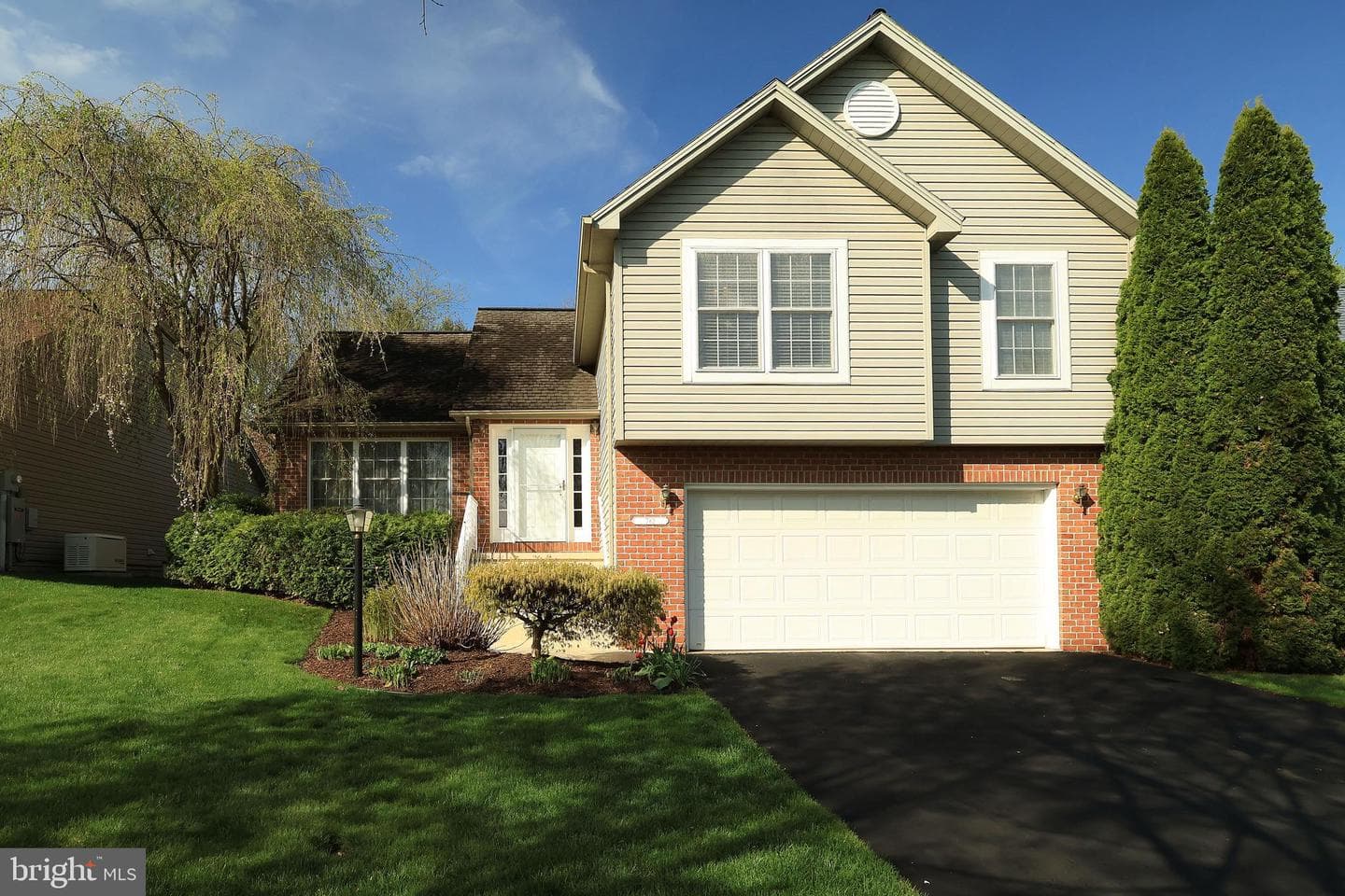 782 Tanager Drive