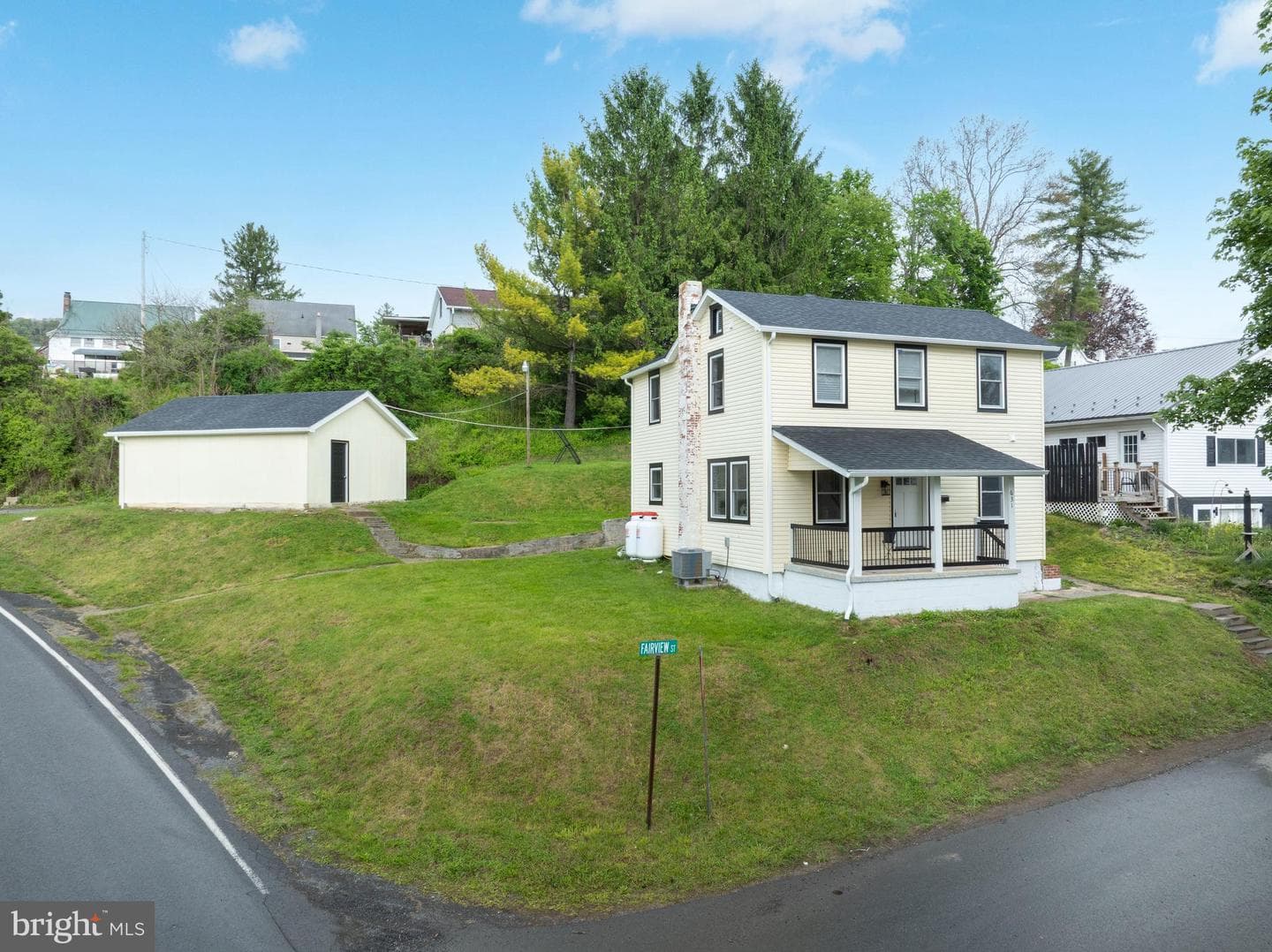 631 Fairview Street photo 1