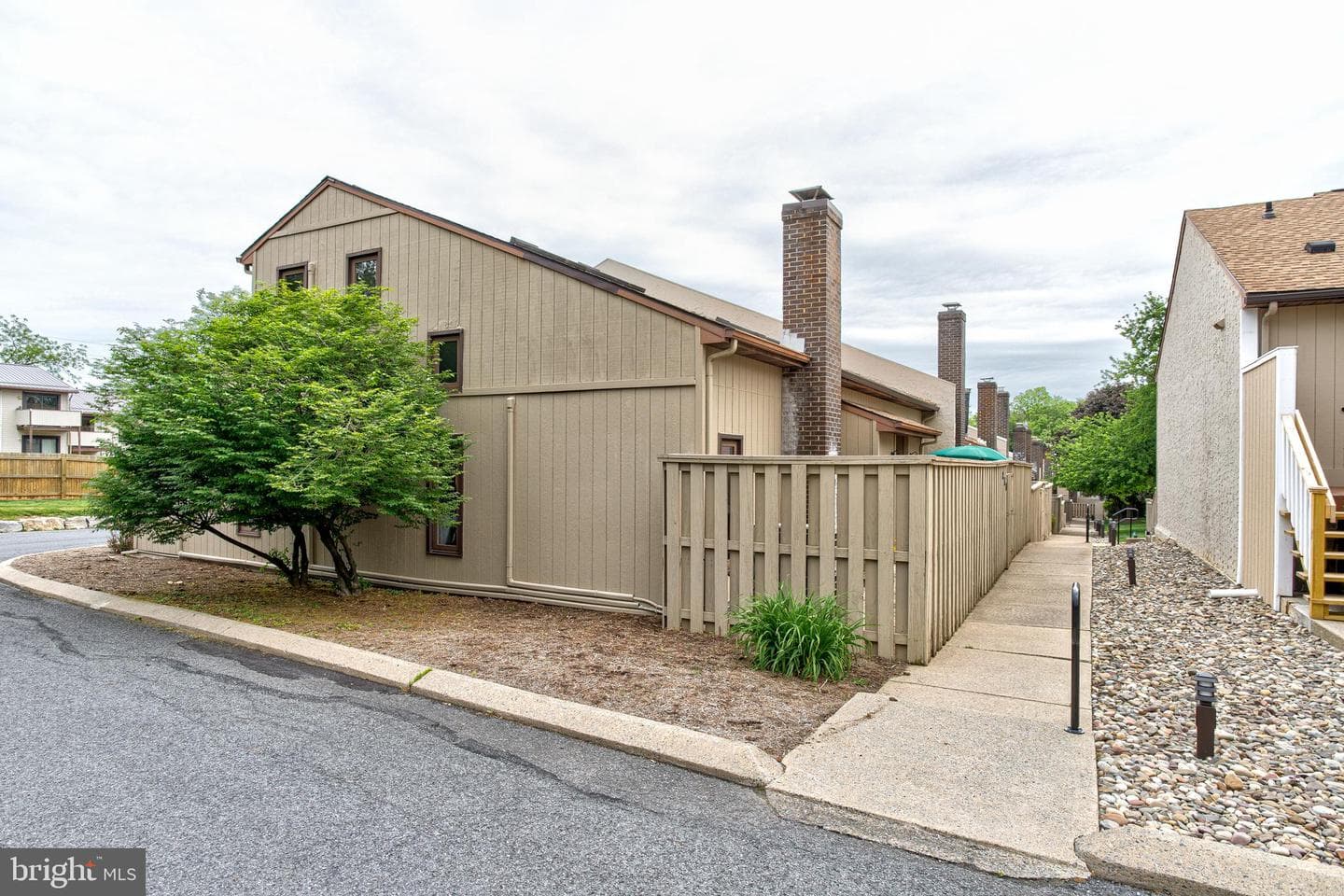 850 W Aaron Drive
