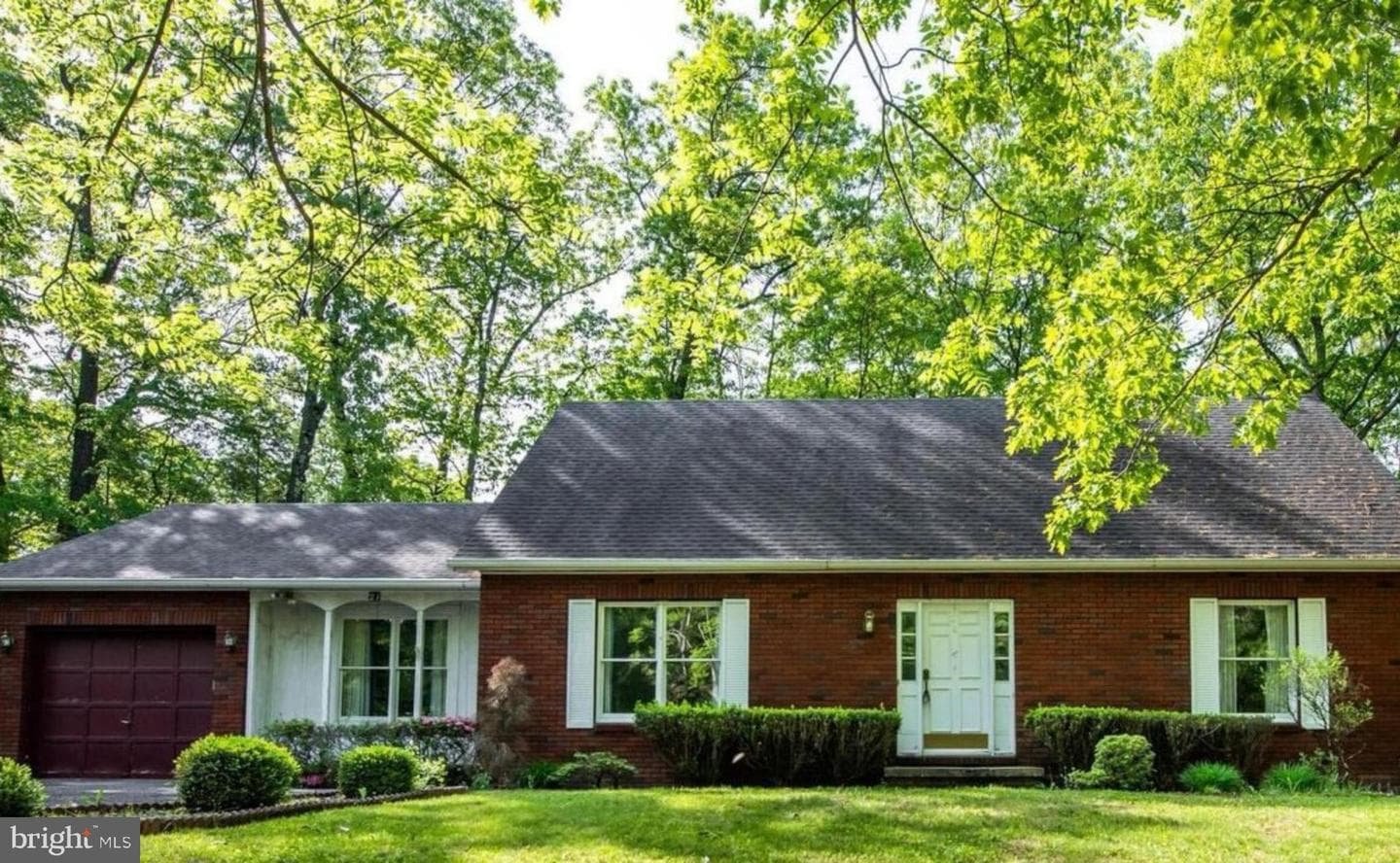 27 Hemlock Drive photo 1