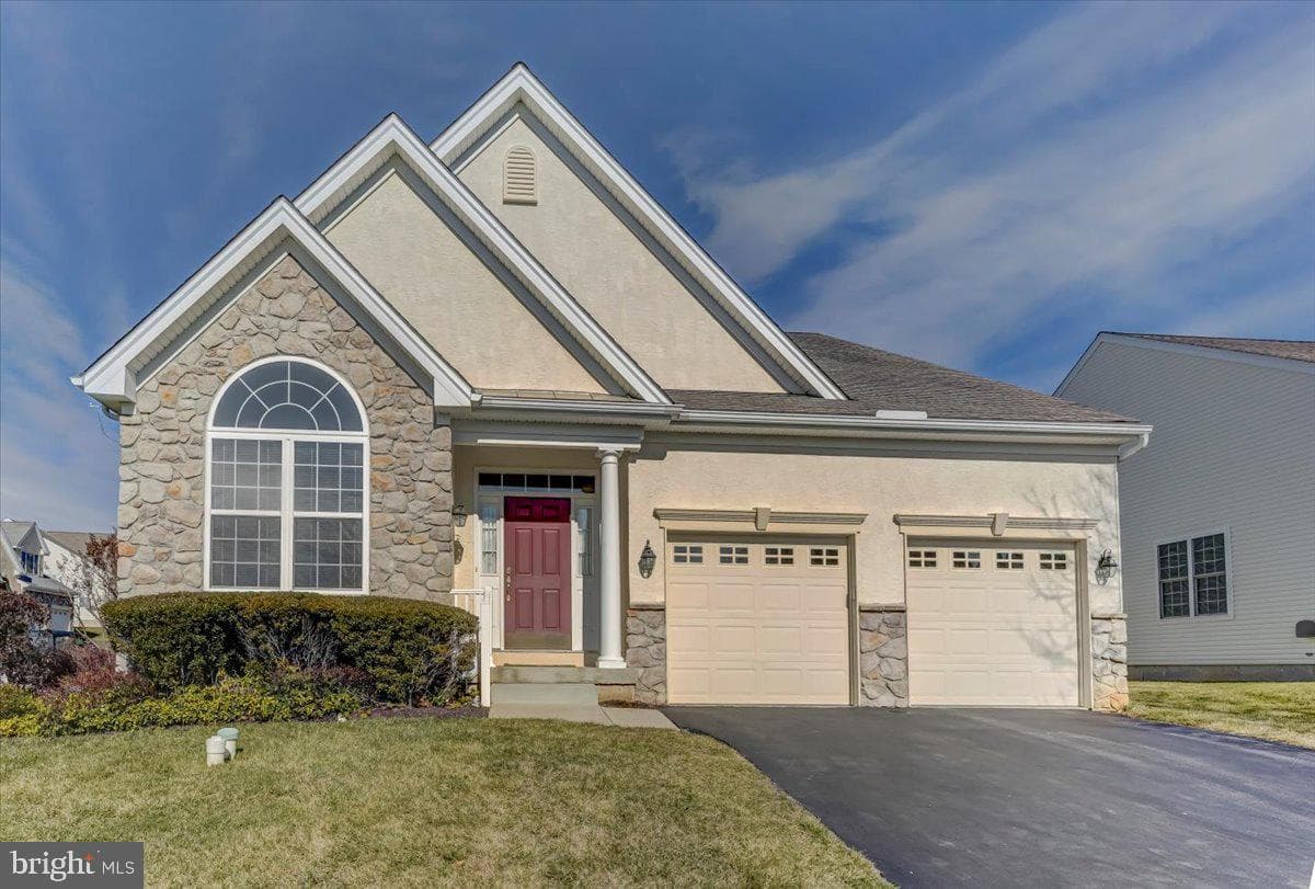 327 McNeil Lane photo 1