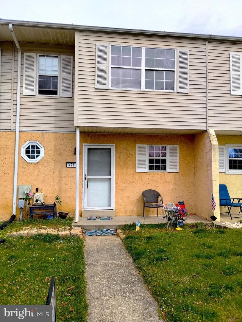 326 Carlyn Court photo 1