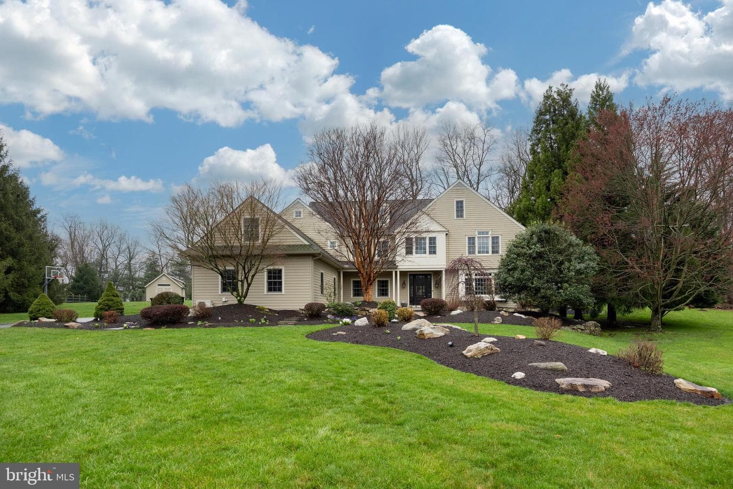 1062 Haverhill Road photo 1