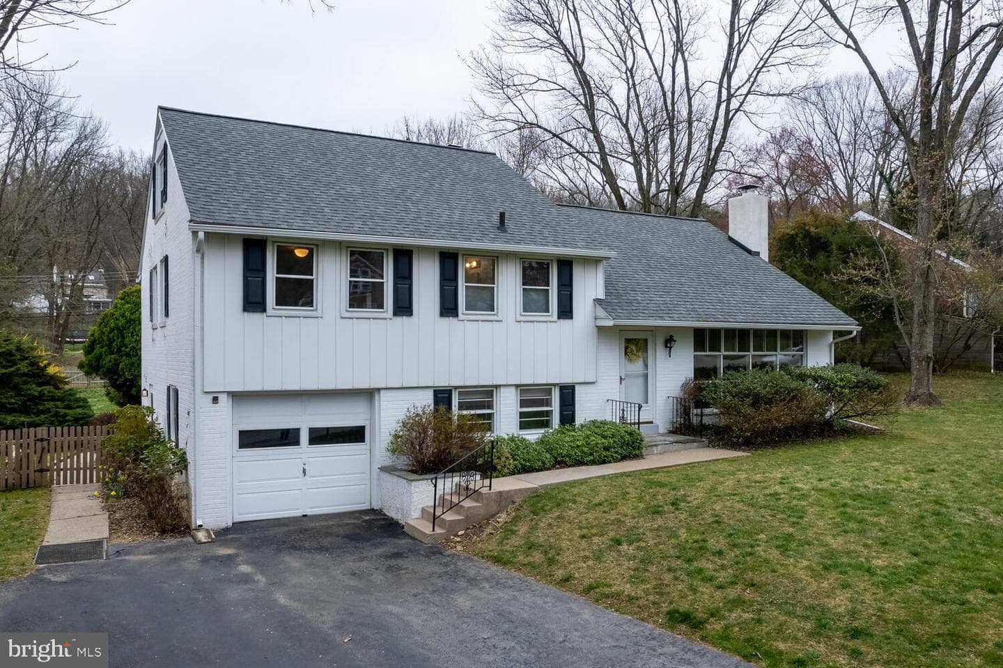 632 Wallace Drive photo 1