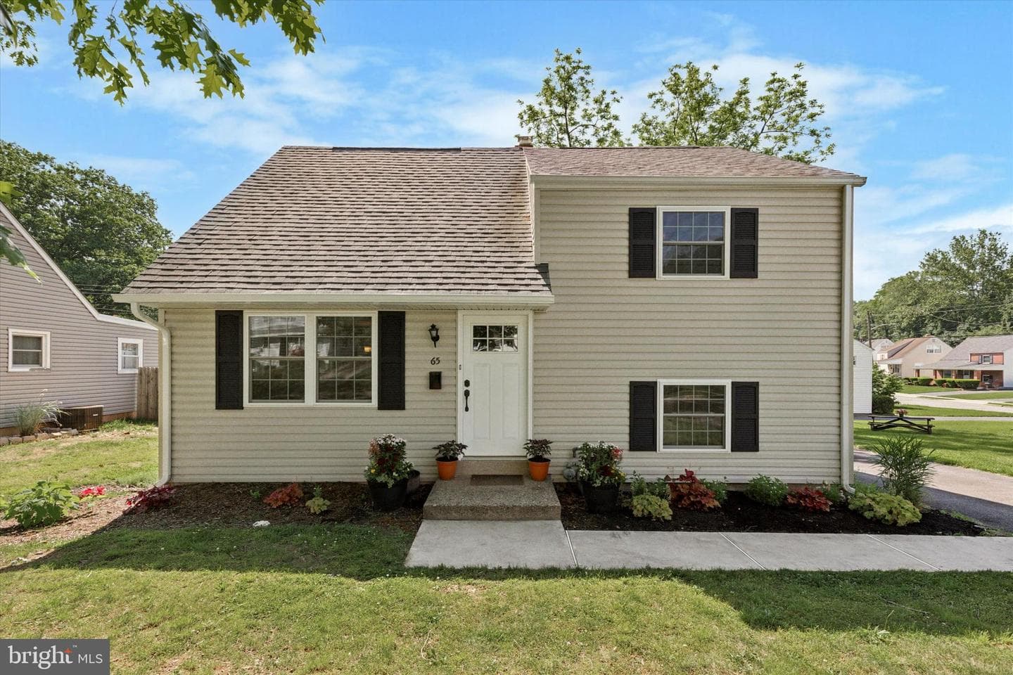65 Robarts Drive photo 1