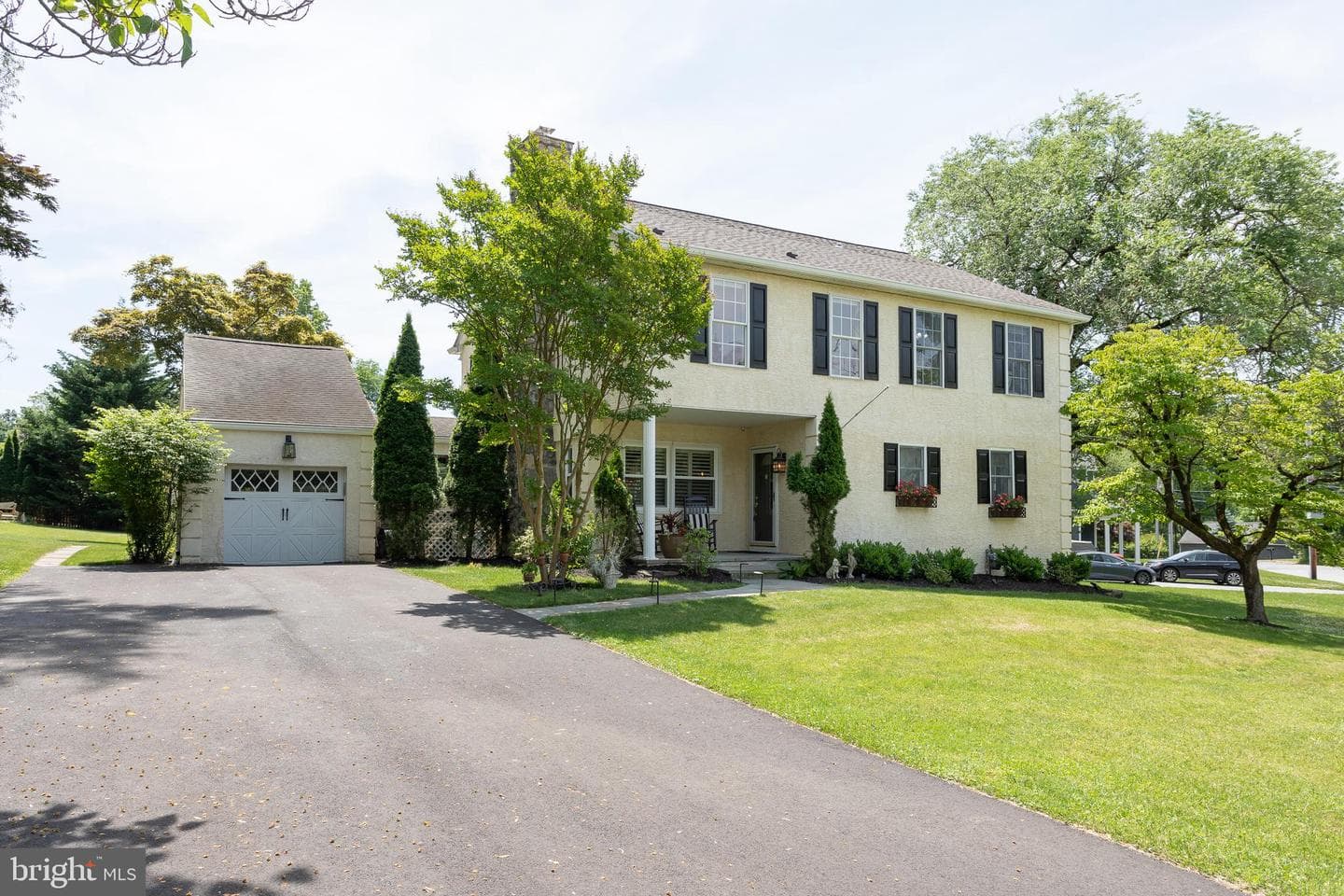 28 Robins Lane photo 1