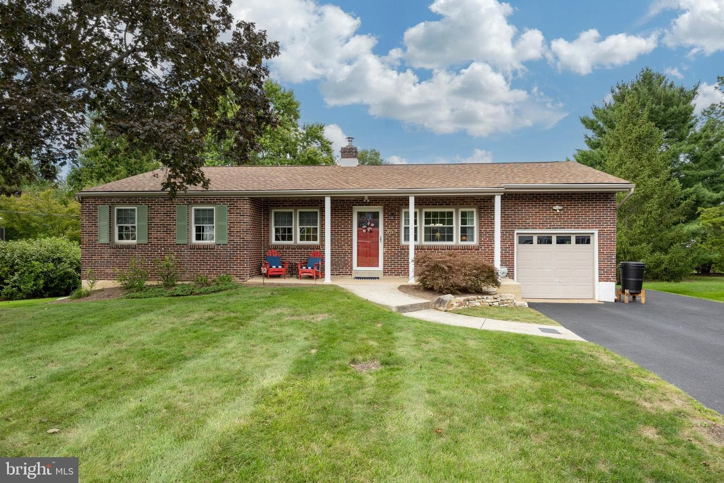 107 Lori Circle photo 1
