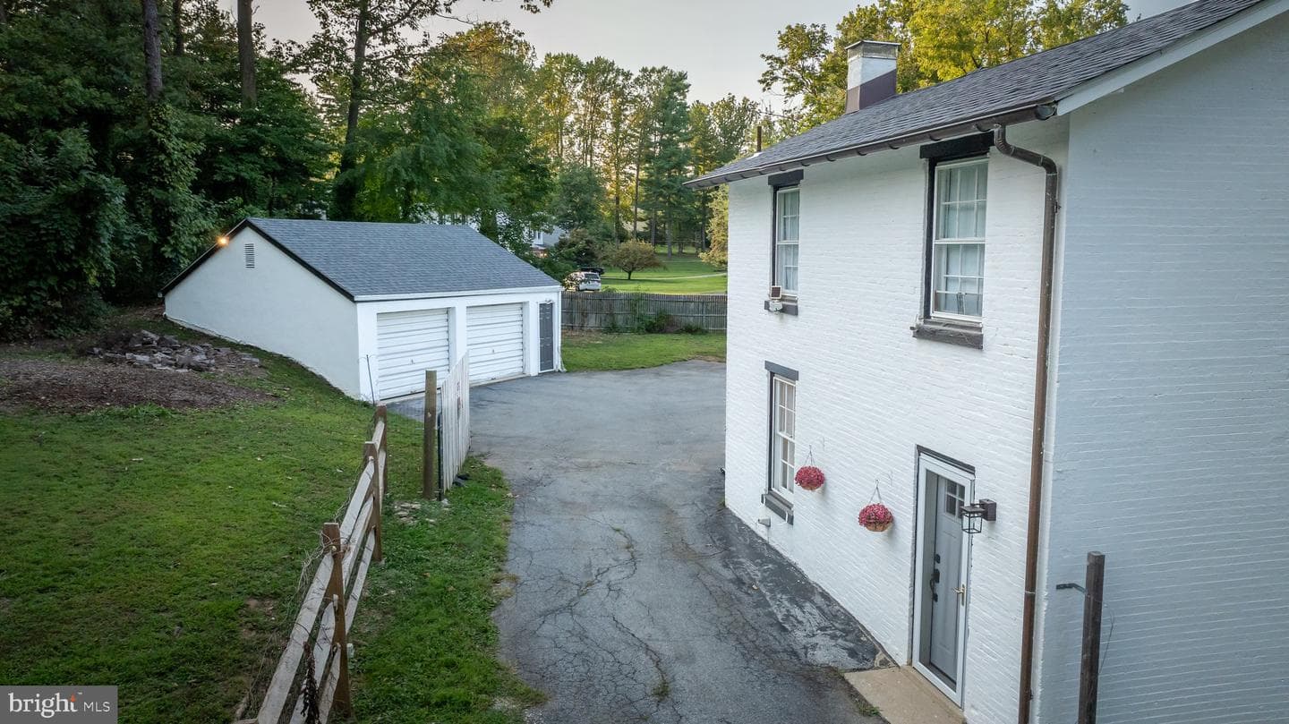 1370 Kirkland Avenue photo 1