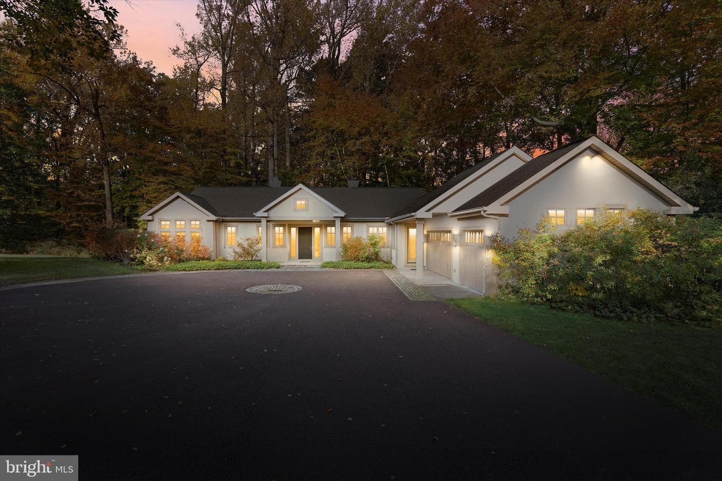 55 Raintree Road photo 1