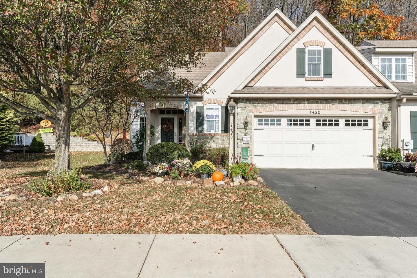 1420 N Red Maple Way photo 1