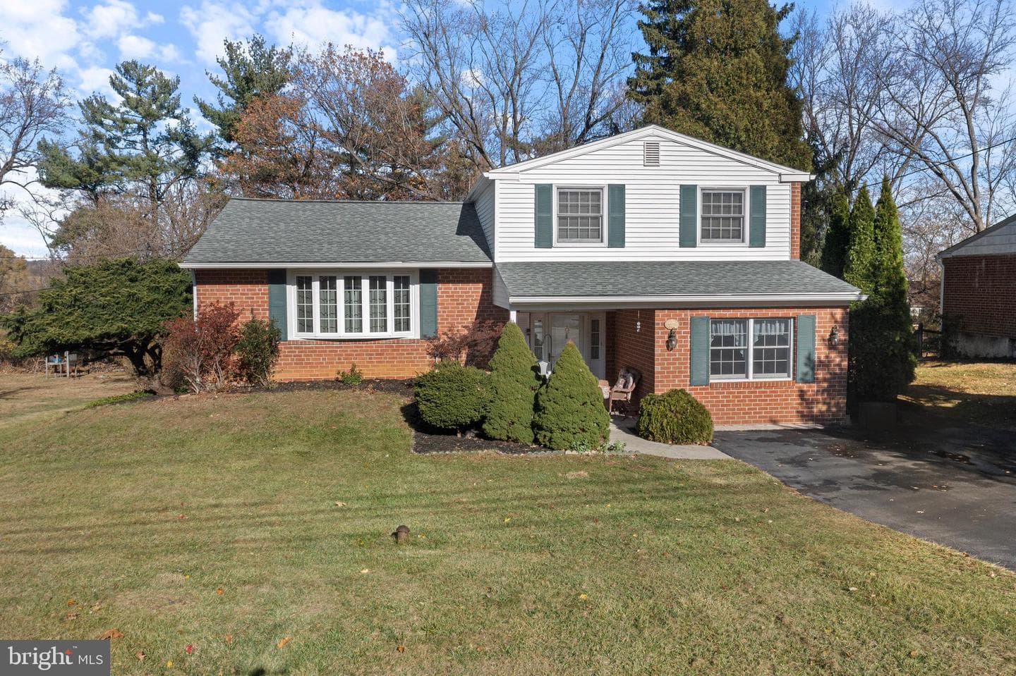 9 Doe Lane photo 1