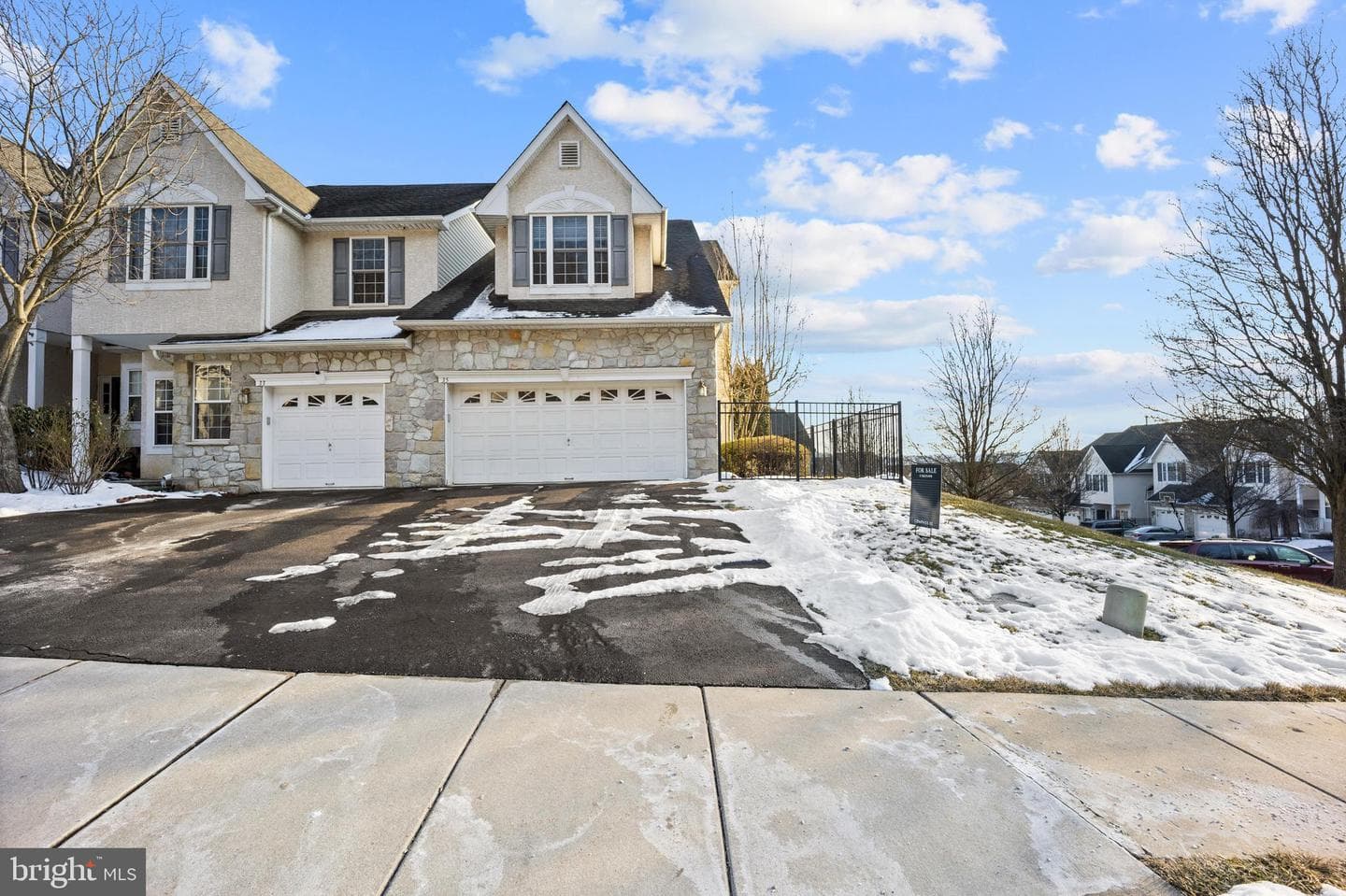 35 Kennedy Drive photo 1