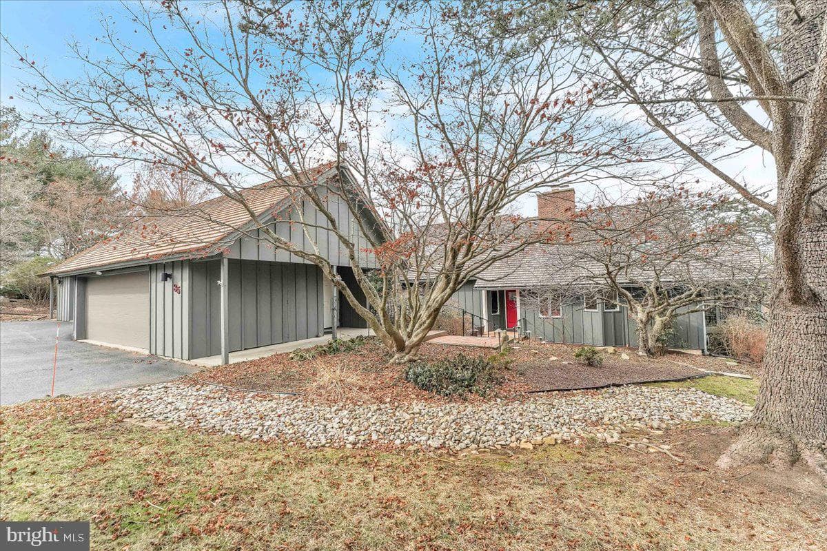 35 Southridge Drive photo 1