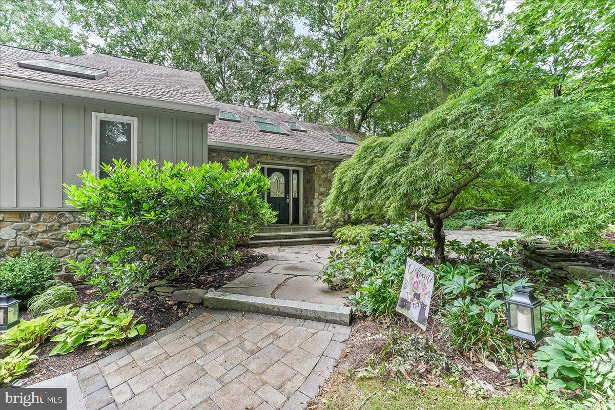 8 Briarwood Court photo 1