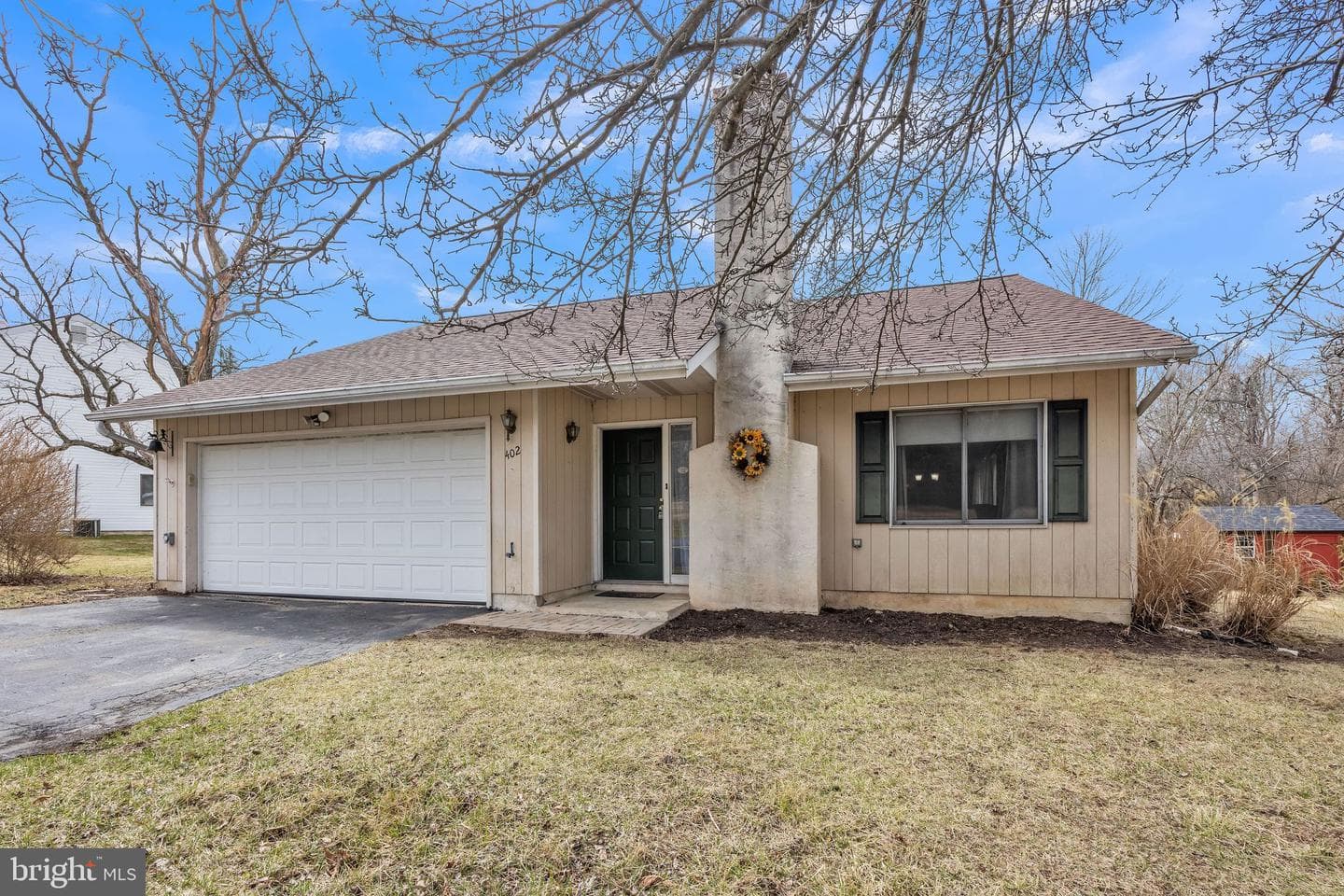 402 Banyon Lane photo 1