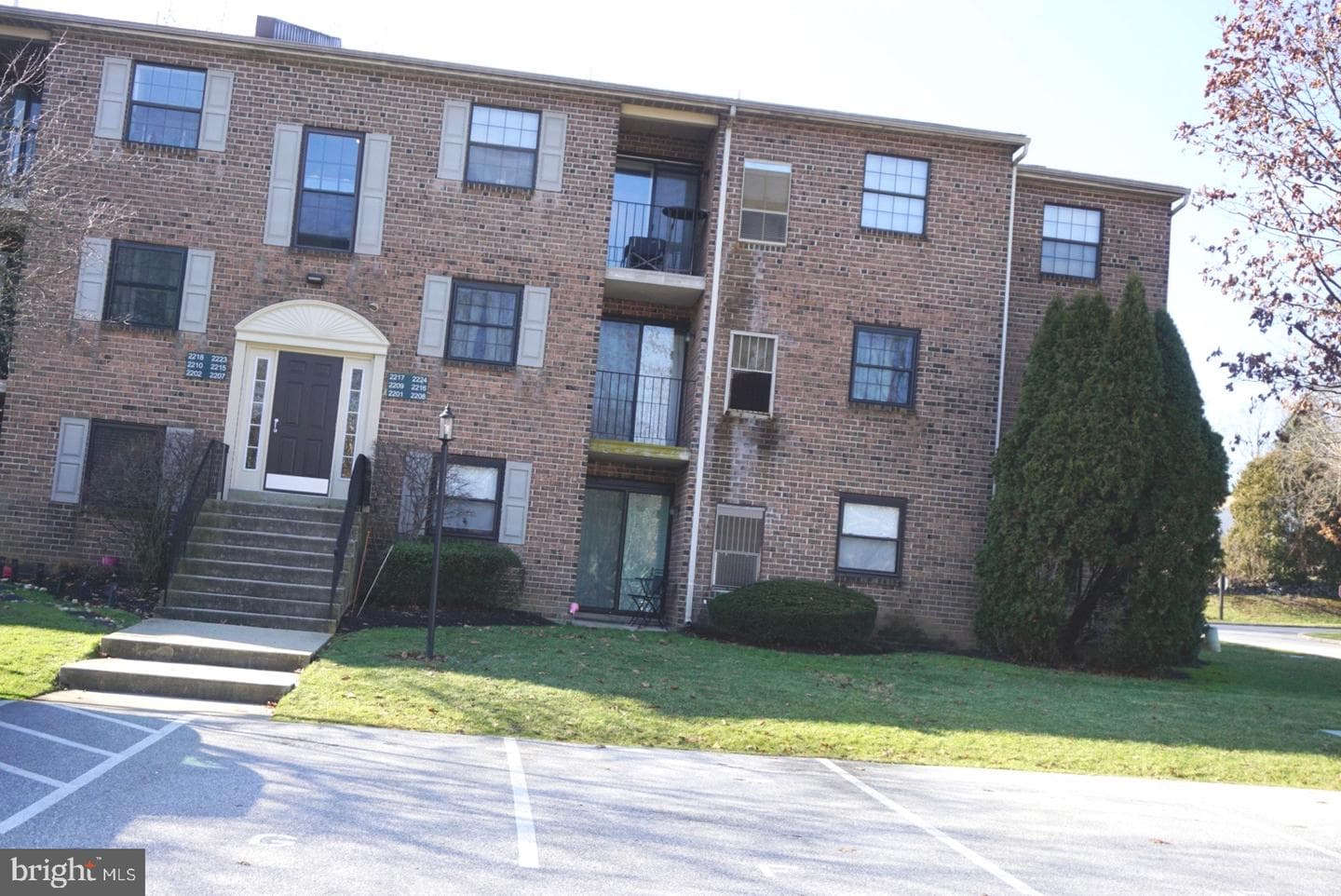 2209 Eagle Road photo 1