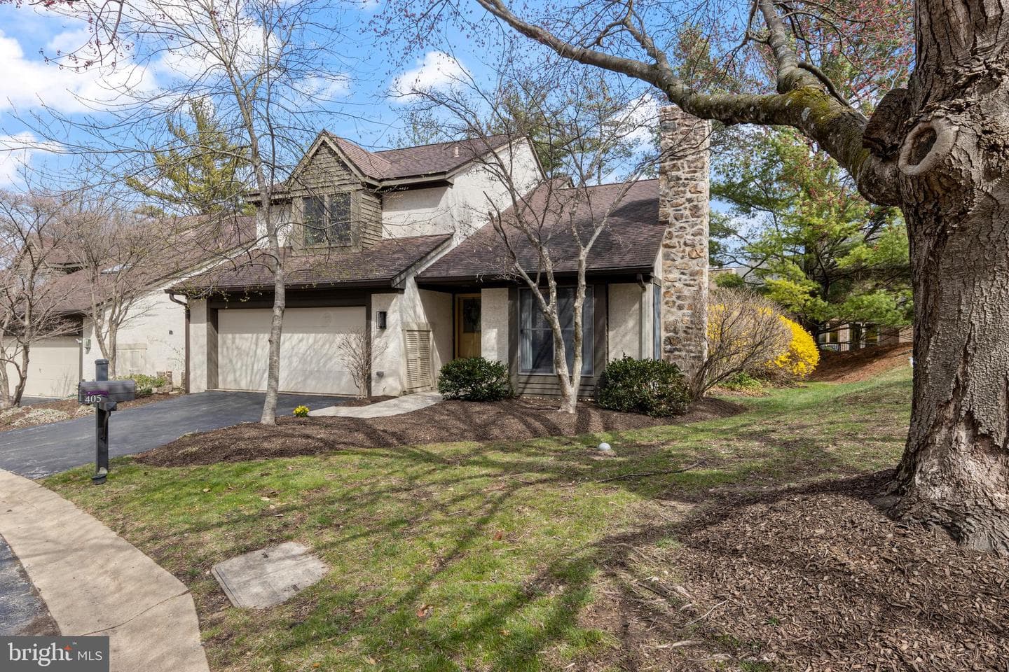 405 Millhouse Pond photo 1